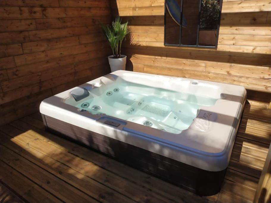Апартаменты Studio Jacuzzi Prive A 8 Min A Pied De La Plage Ла-Сьота Экстерьер фото
