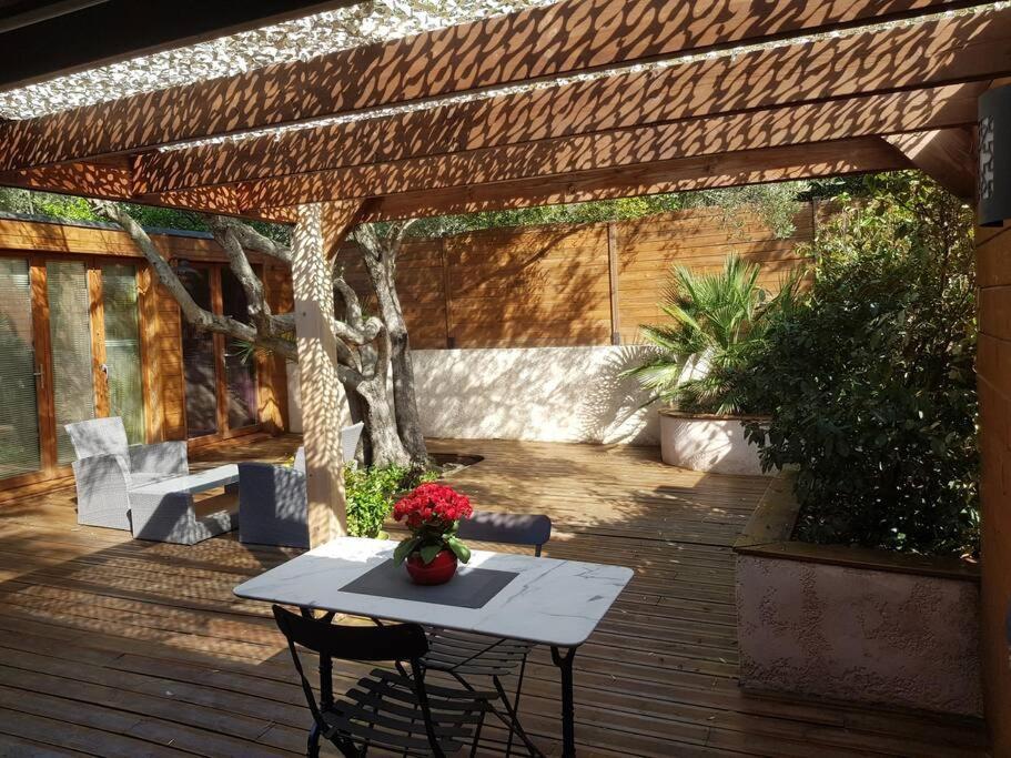 Апартаменты Studio Jacuzzi Prive A 8 Min A Pied De La Plage Ла-Сьота Экстерьер фото